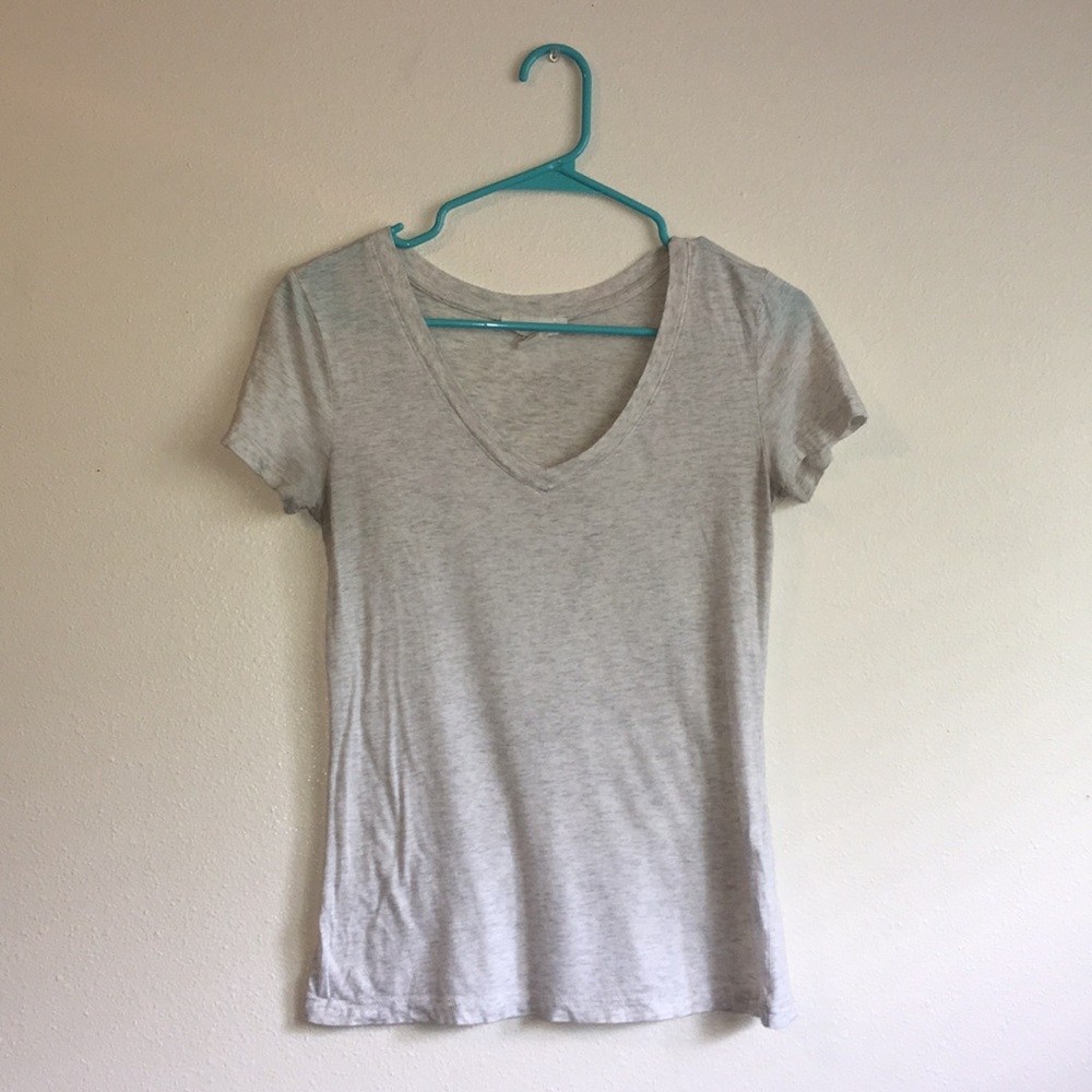 Beige/grey classic v-neck